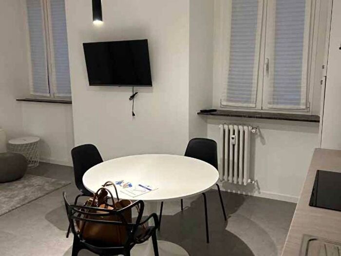 Appartamento monolocale in affitto in Via Alessandro Volta, Centro Storico, Pavia