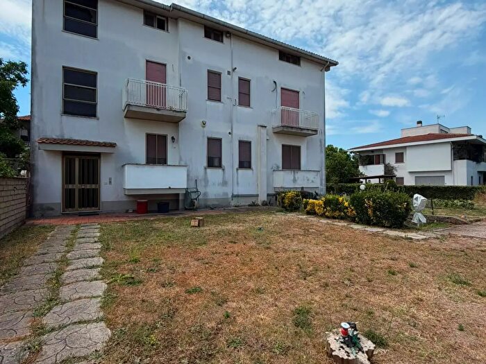 Appartamento trilocale in vendita in Via della Vallata, Aprilia