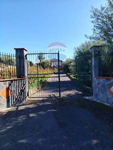 Casa trilocale in vendita in Contrada Solicchiata Snc, Adrano