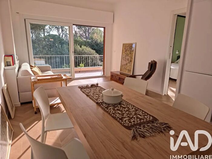 Appartamento trilocale in vendita in Via della Pineta, Arenzano