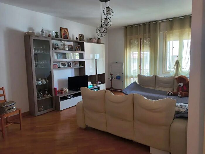 Appartamento trilocale in vendita in Via Cosmè Tura, Padova