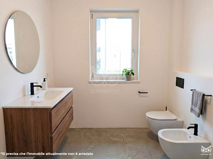 Casa quadrilocale in affitto in Via Delle Ginestre, Bizzarone