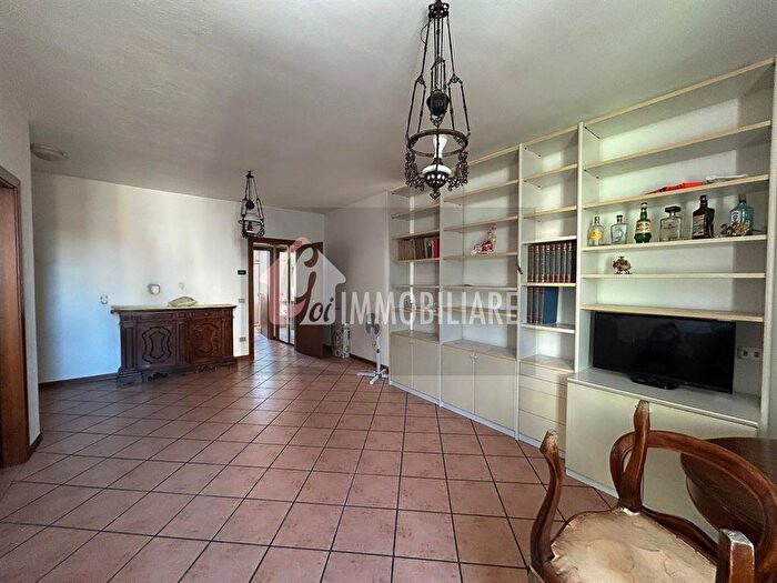 Appartamento trilocale in vendita in Via Azzo Porzio, Casalmaggiore