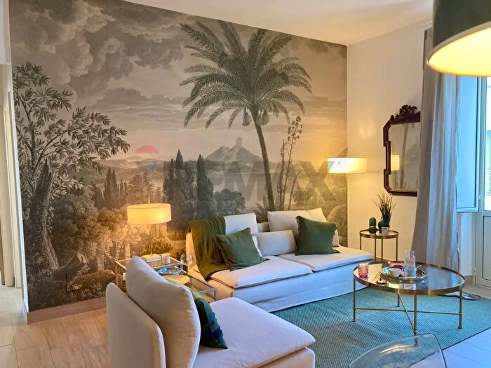 Appartamento con 6 locali in affitto in Via Statella, Siracusa