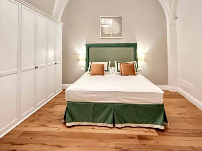 Appartamento quadrilocale in affitto in Corso Magenta, Cadorna Castello, Milano