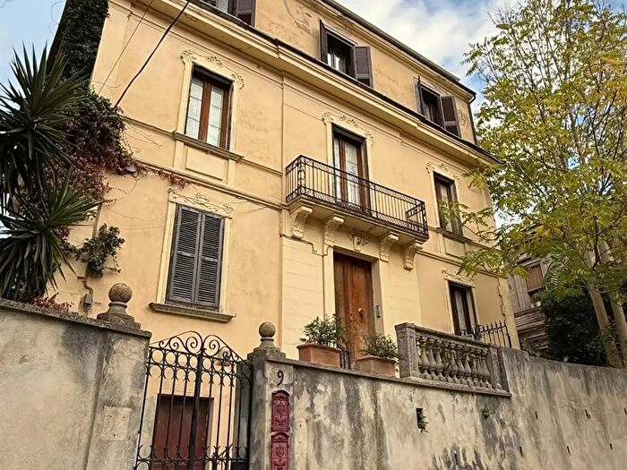 Appartamento con 8 locali in vendita in Cosenza