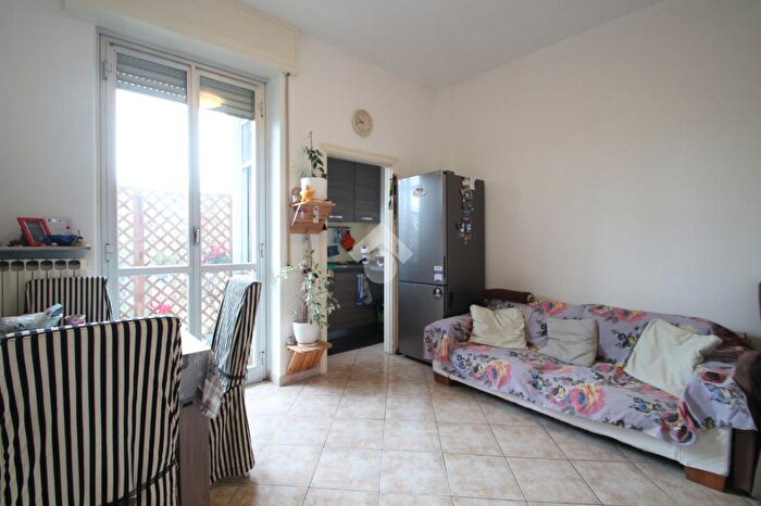 Appartamento bilocale in vendita in Via Alessandro Volta, Garbagnate Milanese