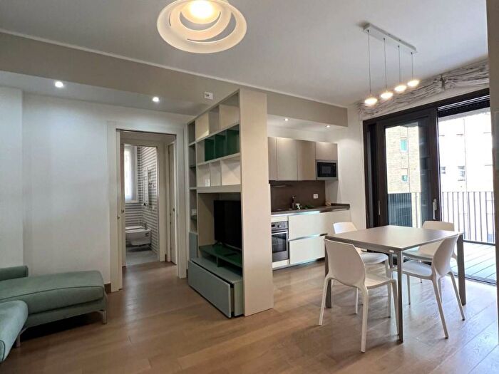 Appartamento trilocale in affitto in Viale Severino Boezio, Sempione, Milano