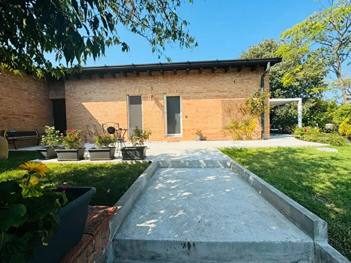 Casa quadrilocale in vendita in Via Luigi Einaudi, Remedello