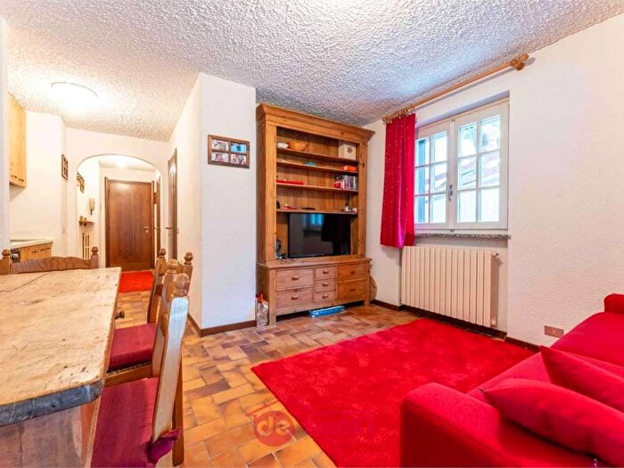 Appartamento bilocale in affitto in Via Carducci, Centro, Madesimo