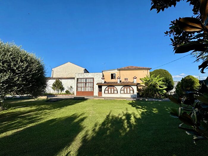 Casa con 6 locali in vendita in Via Umberto °, Borgo Veneto