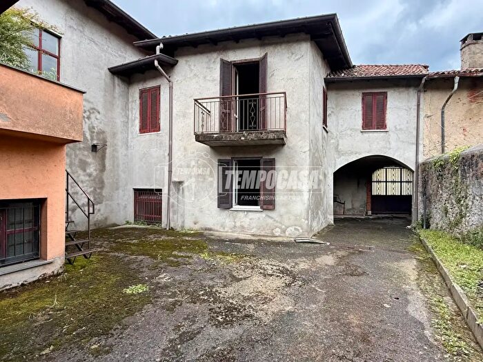 Casa trilocale in vendita in Via Salvatore Quasimodo, Vigano