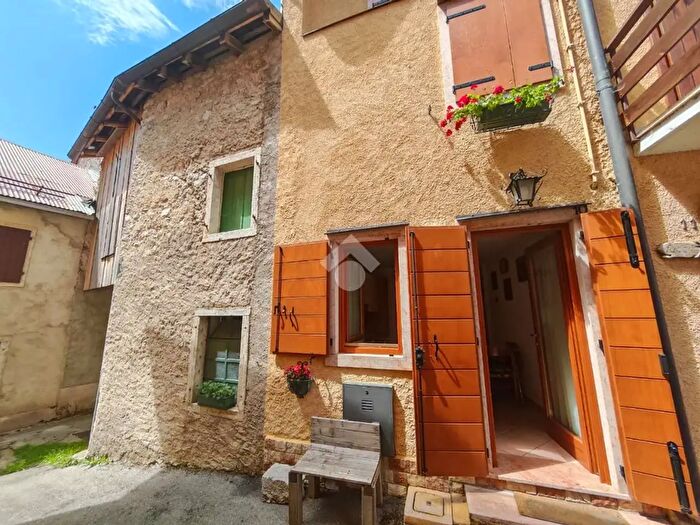 Casa trilocale in vendita in Piazza Cimbri, Roana