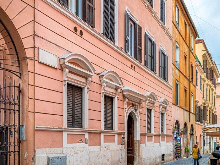Casa bilocale in vendita in Ad Borgo Vittorio, Borgo, Roma
