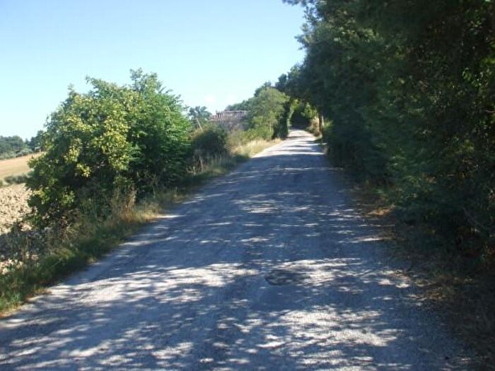 Casa con 5 locali in vendita in Piazza Santa Maria, Belvedere Ostrense