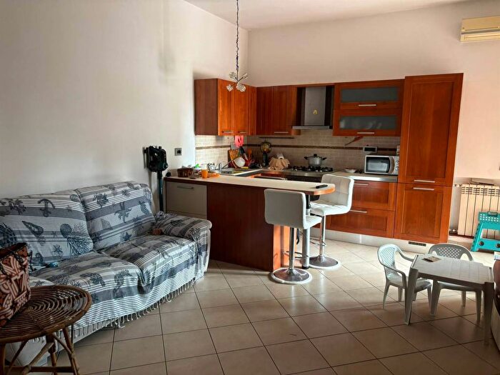 Appartamento trilocale in affitto in Torvaianica Celori Mare, Pomezia