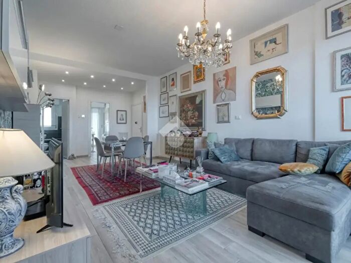 Appartamento con 5 locali in vendita in Via Torino, Bologna