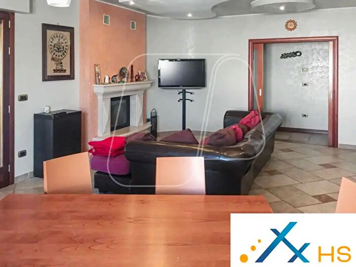 Appartamento con 7 locali in affitto in Carovigno
