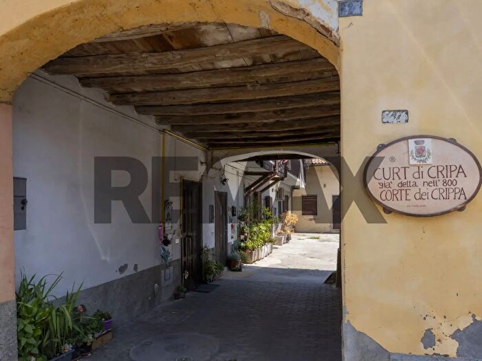 Appartamento trilocale in vendita in Via Delli Casati, Agrate Brianza