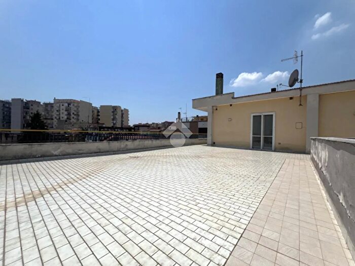 Appartamento con 6 locali in vendita in Via Alfonso Lamarmora, Casoria