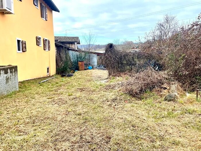 Casa quadrilocale in vendita in Zuane Brenzone, Rivoli Veronese