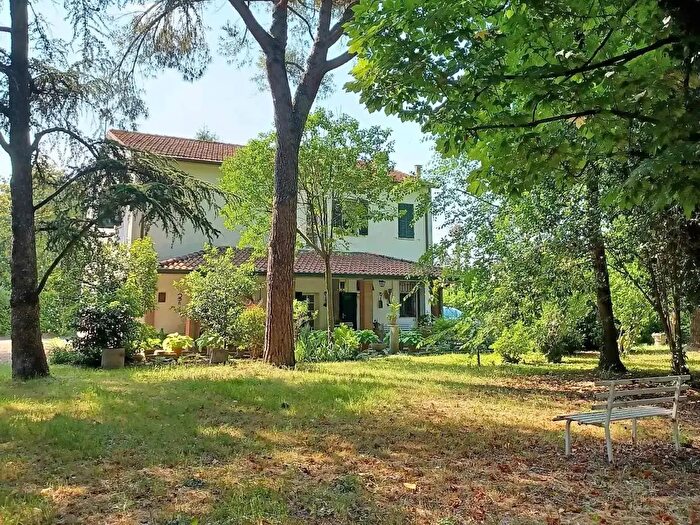 Casa con 10 locali in vendita in Lugo