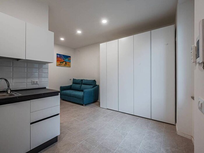 Appartamento monolocale in affitto in Via Pietro Custodi, Corso San Gottardo, Milano