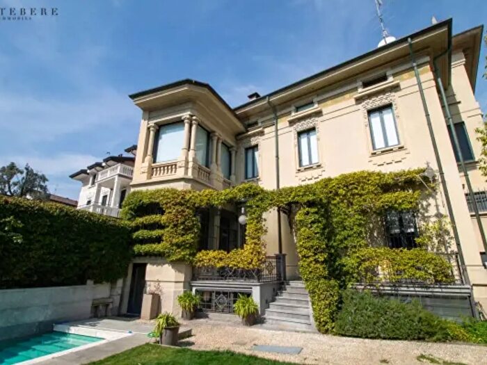 Casa con 6 locali in vendita in Corso Settembre, Busto Arsizio