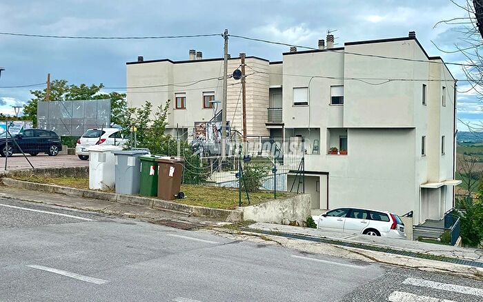 Appartamento con 5 locali in vendita in Via Rustico a, Polverigi