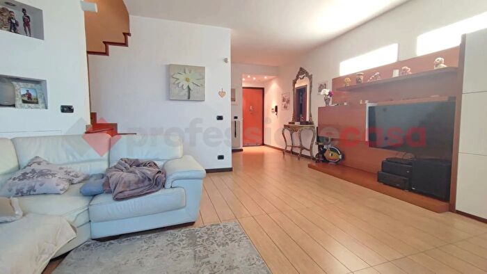 Casa quadrilocale in vendita in Via Gandhi, Pieve Emanuele