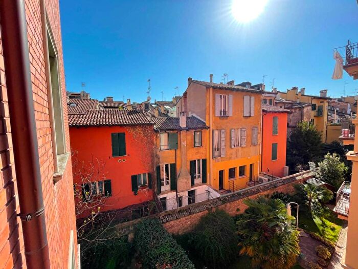 Appartamento con 5 locali in affitto in Castiglione Tribunale, Bologna