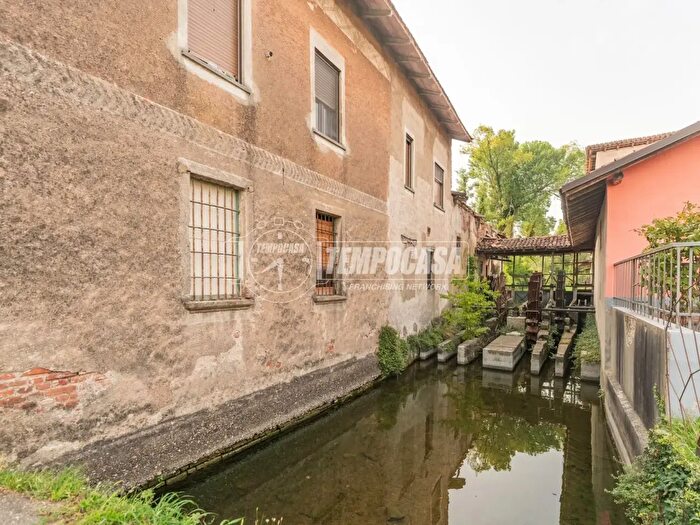 Casa trilocale in vendita in Via dei Mulini, Albairate