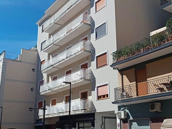 Appartamento trilocale in vendita in Via Tanucci, Centro Storico Corso Trieste, Caserta