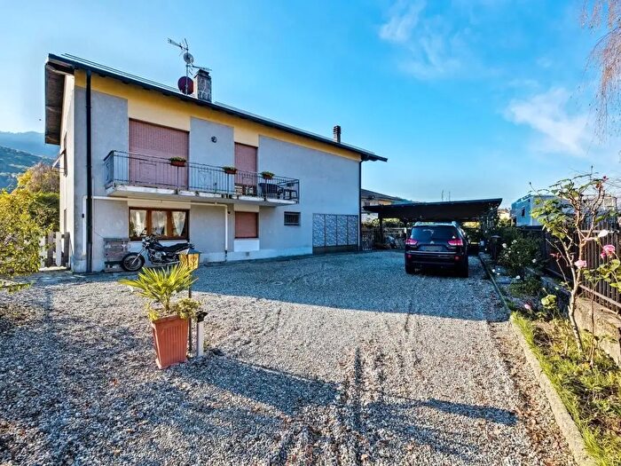 Casa con 12 locali in vendita in Via Giuseppe Verdi, Cuveglio