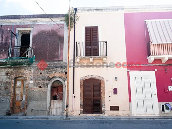 Casa trilocale in affitto in Via Policastrelli, Milazzo