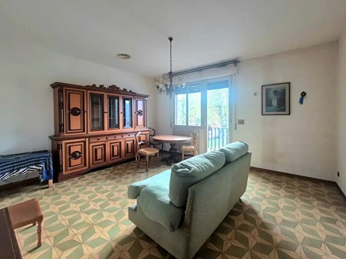 Appartamento con 6 locali in vendita in Lucca