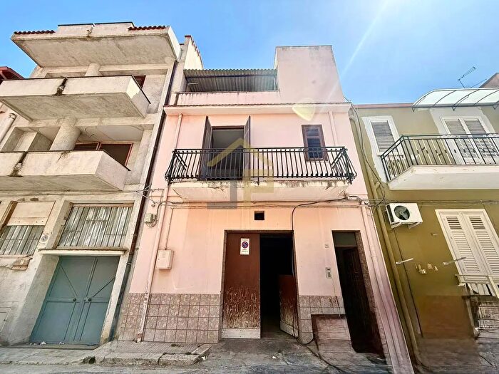 Casa con 6 locali in vendita in Via Giuseppe Verdi, Terrasini