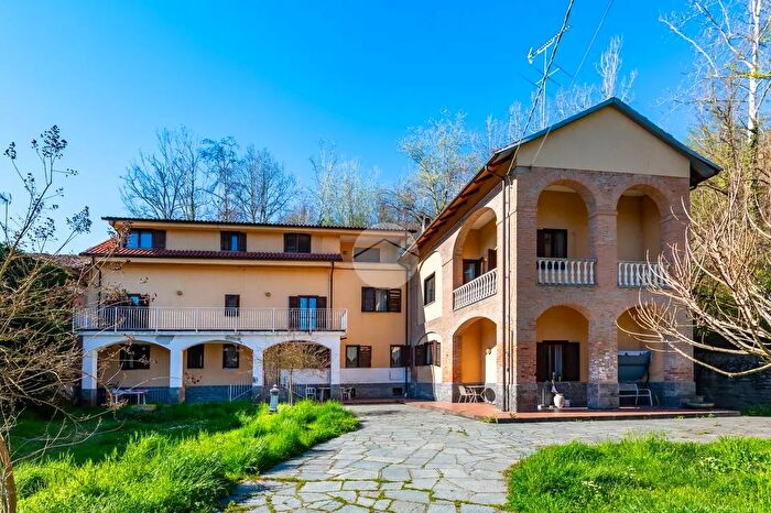 Casa con 13 locali in vendita in Regione Valle, CastellAlfero