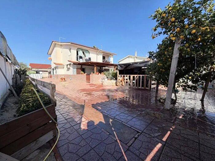 Casa con 5 locali in vendita in Via Ticino, Ardea