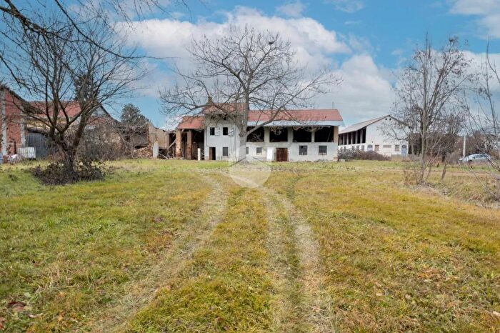 Casa con 10 locali in vendita in Str Monza, Chieri