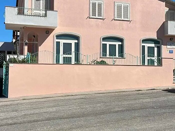 Appartamento trilocale in vendita in Orosei