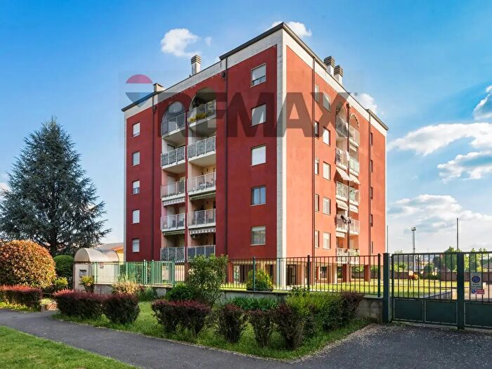 Appartamento quadrilocale in vendita in Viale Stelvio, Busto Arsizio