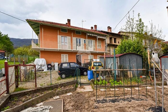 Casa con 6 locali in vendita in Borgata Selvaggio Sopra, Giaveno