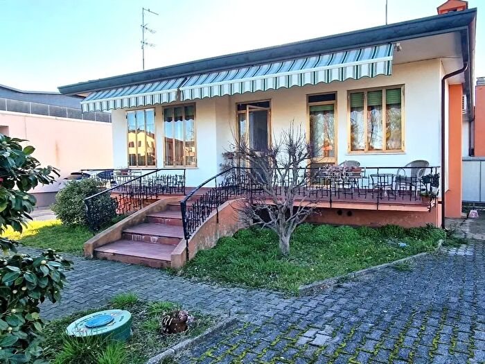 Casa con 6 locali in vendita in Ss Romea, Chioggia