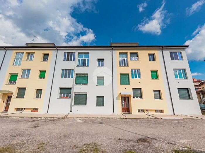Appartamento quadrilocale in vendita in Via Grezzano, Villafranca Di Verona