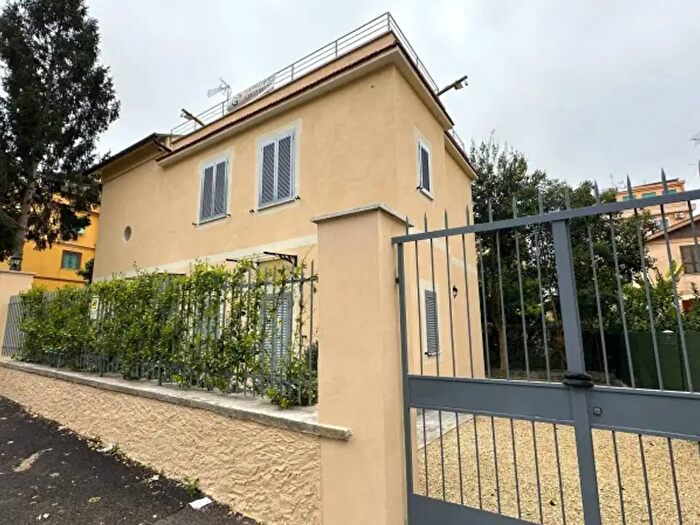 Appartamento monolocale in vendita in Via Teresa Gnoli, Roma