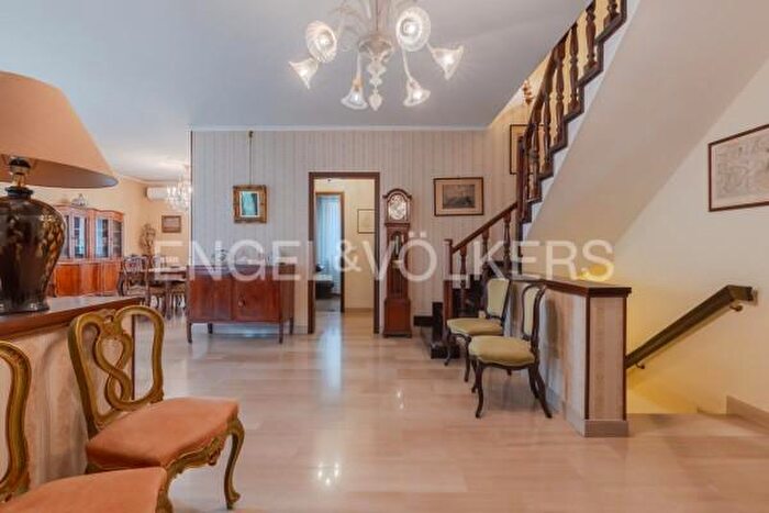 Appartamento con 6 locali in vendita in Via Jacopo Nani, Venezia