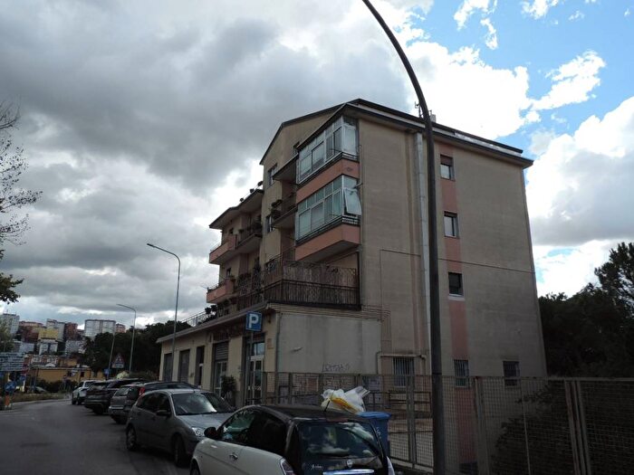 Appartamento con 5 locali in affitto in Via Angilla Vecchia, Centro, Potenza