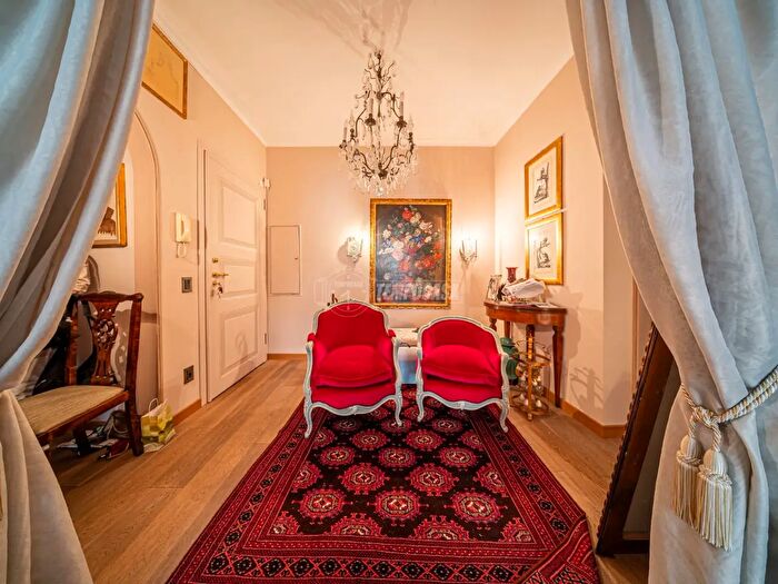 Appartamento trilocale in vendita in Via Giovanni Battista Magnaghi, Genova