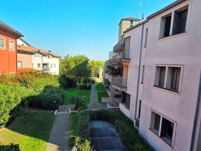 Appartamento trilocale in vendita in Via Santa Maria delle Selve, Biassono